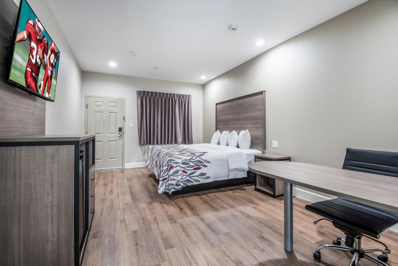 Red Roof Inn Baytown Bagian luar foto